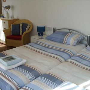 Zimmer mit zwei Einzelbetten